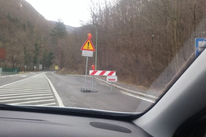 Zasavka očiščena, a ostaja zaprta