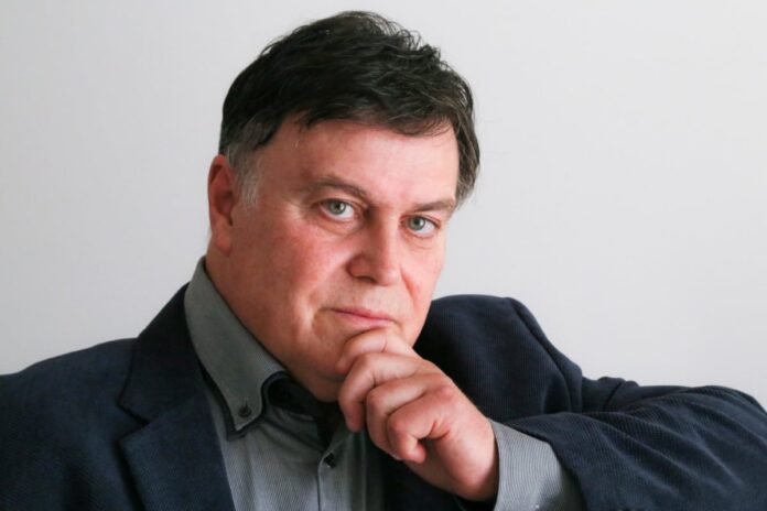 Direktor, poet, fotograf