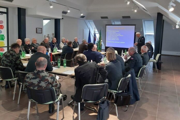 Hrastniki častniki na medregijskem posvetu ZSČ