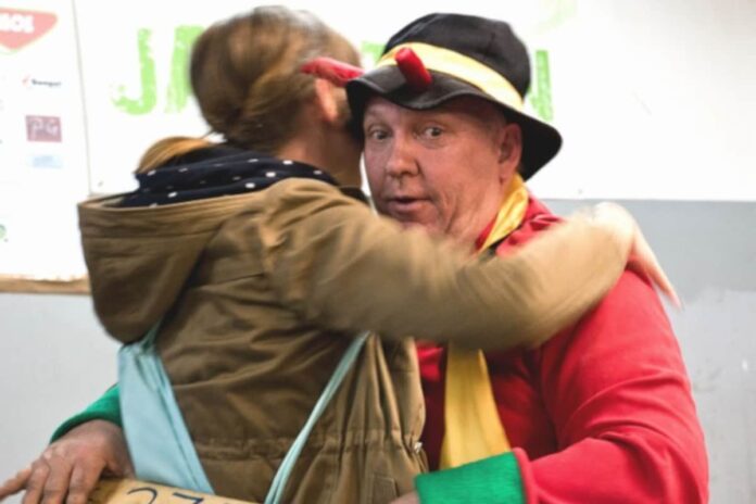 Vsak dan več punc v jami