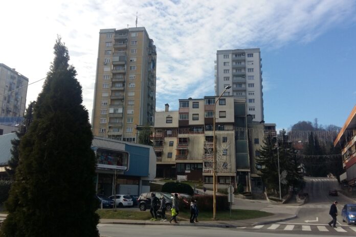 Še kikl’co prodala bom, za stanovanje dala bom