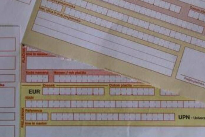 V Trbovljah prostovoljci pomagajo pri plačevanju položnic