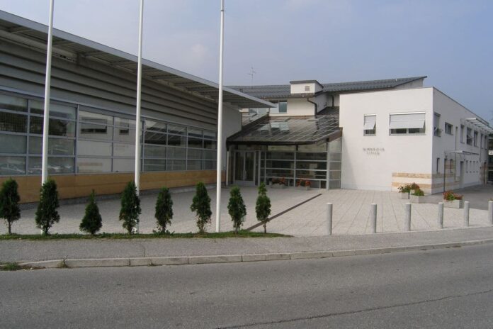 Gimnazija Litija