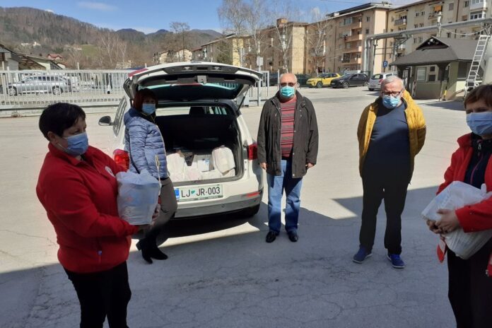 Paketi za socialno šibkejše člane