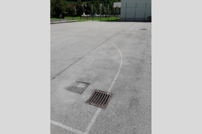 Prenova igrišča na Polju