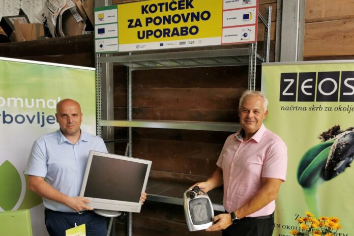Kotiček za oddajo delujočih aparatov