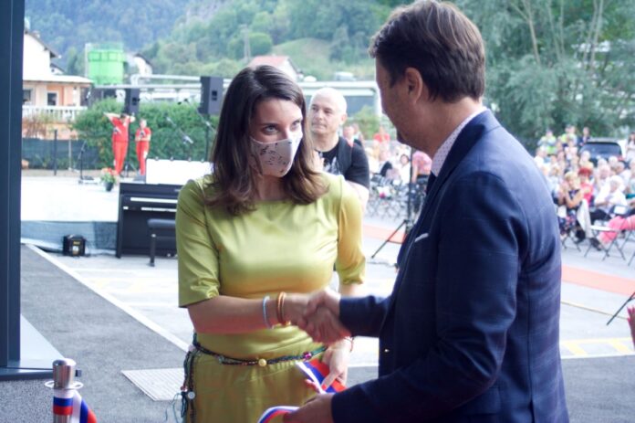 Vila Medea tudi uradno odprta