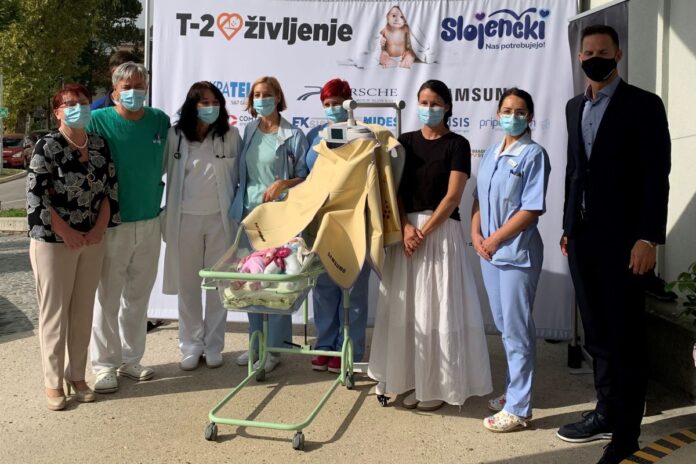 Porodnišnici naprava za fototerapijo