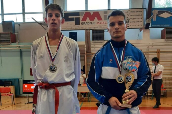 Urša sedma v Moskvi, Zidar državni prvak, 11 kolajn na DP