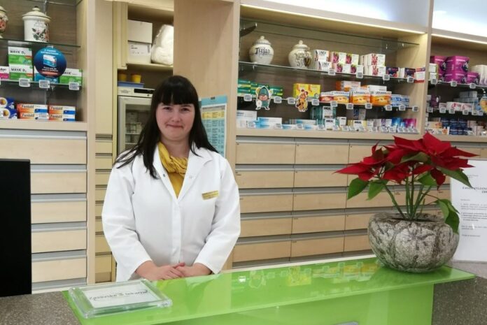 Ali moderne super ženske, vešče interneta, potrebujejo nasvet farmacevta