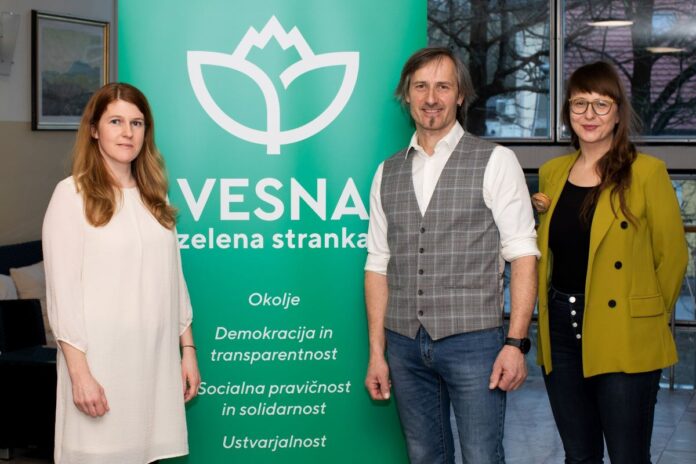 Vzklila je Vesna