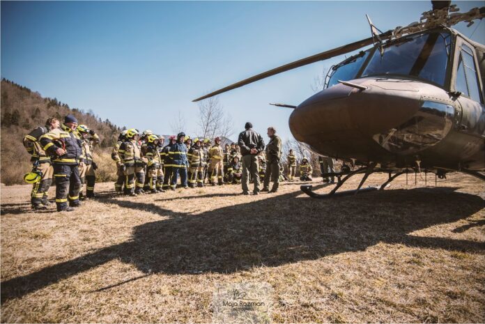 V Trbovljah vaja s helikopterjem