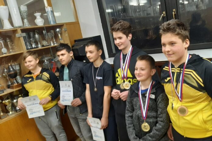 Mladi Zasavci dobri “šicerji”