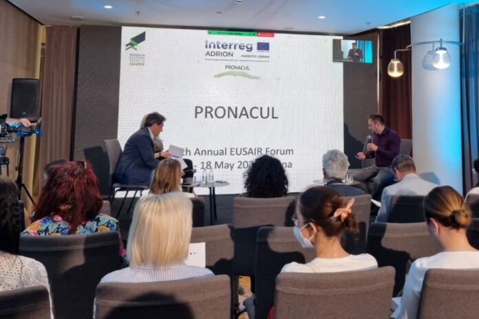 Pronacul v Tirani