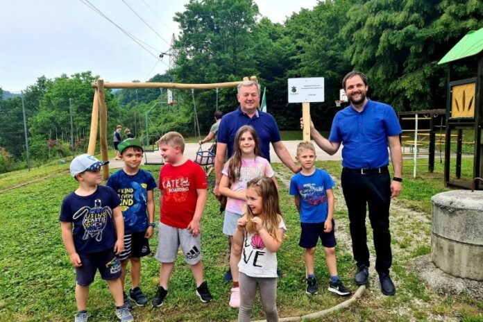 Otroška igrala na Frtici