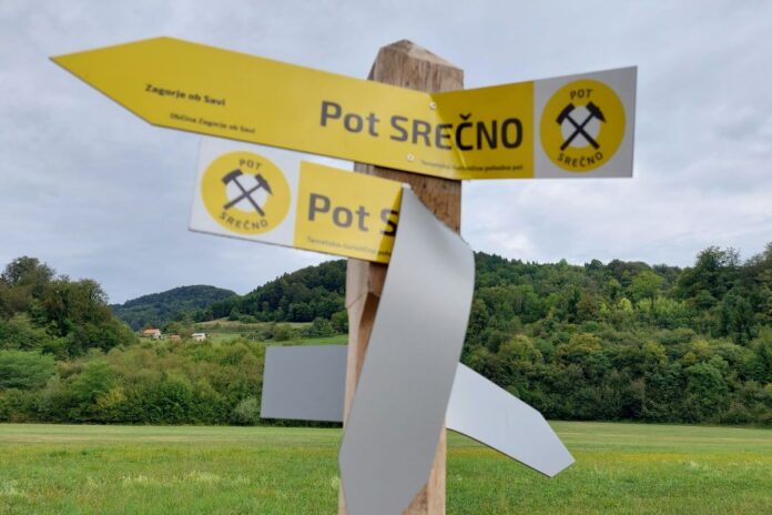 Uničeni tabli poti Srečno