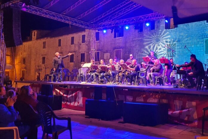 Big band na Hvaru