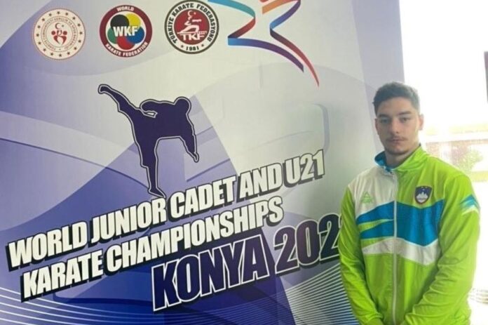 Urša tretja, Uroš potuje v Turčijo