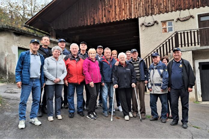 Zagorski častniki na pohodu