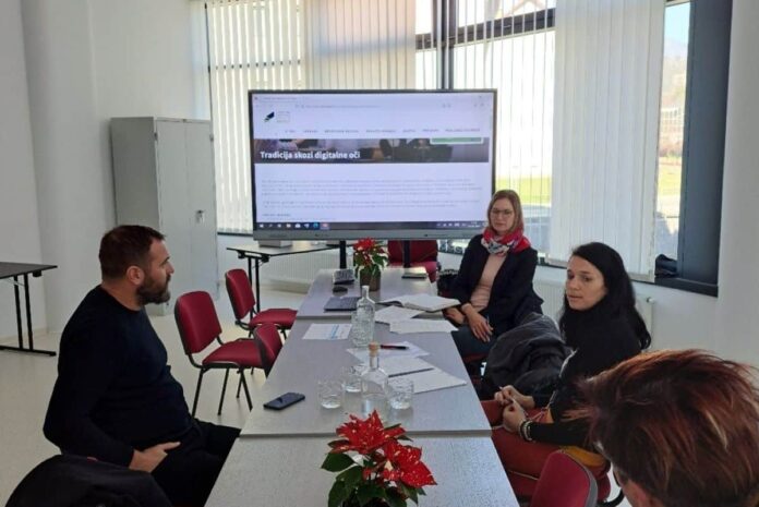 Tradicija skozi digitalne oči