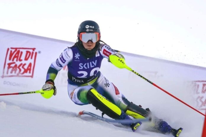 Smučarka Anja Oplotnik