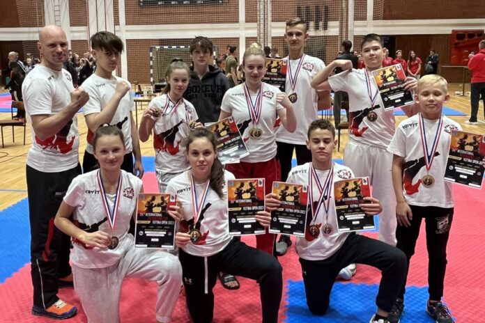 Anaya Gaja in Eva dvakrat zlati