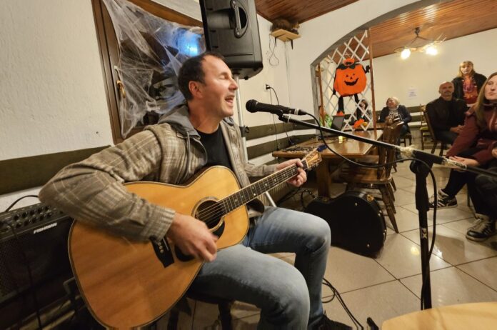 Dirnbek, Tramp in čarovnice