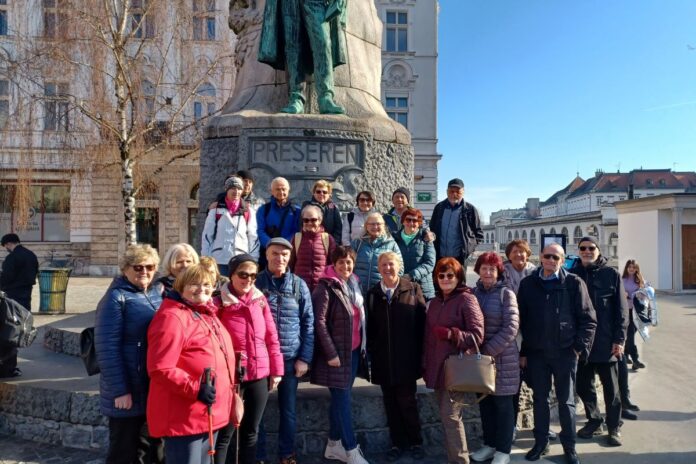 Z vlakom po Sloveniji