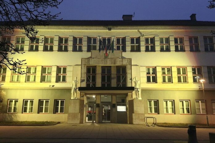 Kolektivi dopust in uradne ure