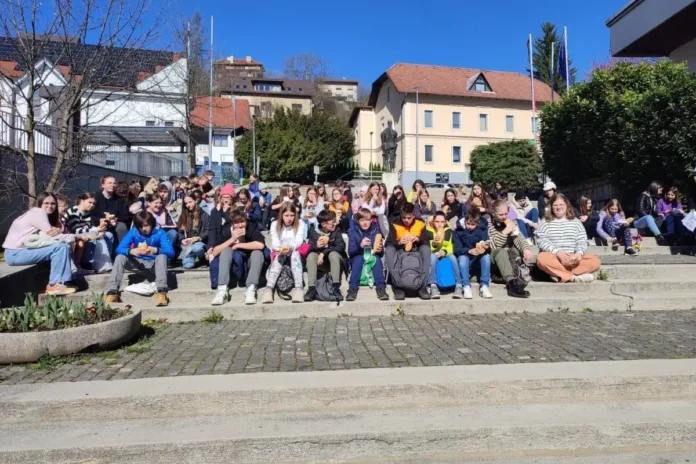 Sodelovanje mladih: Trbovlje – Izlake