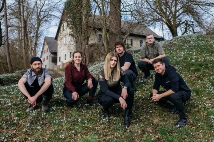 Pižoni imajo novo pevko