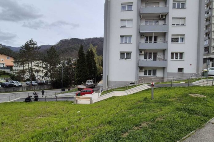 Nova ograja na stopnišču