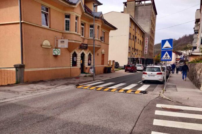 Razburjenje zaradi ležečega policaja