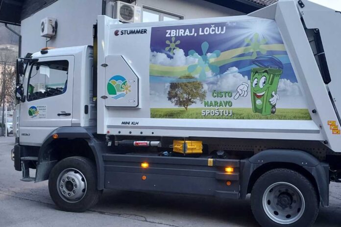 Zbrali tri tone odpadkov