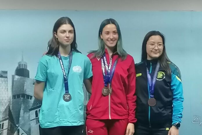 Nika Skubic dvakrat na stopničkah v Sarajevu