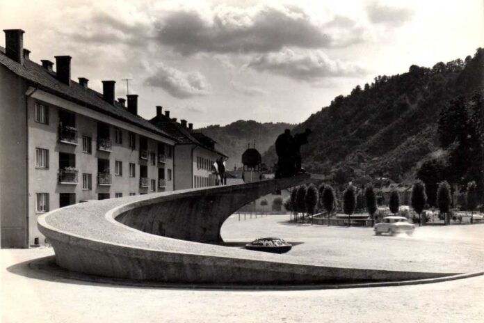 Urejanje Trga revolucije