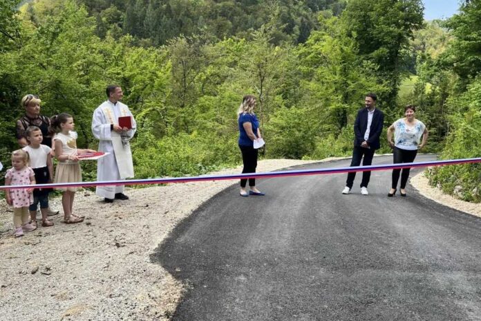 Posodobljena cesta Medija-Kal