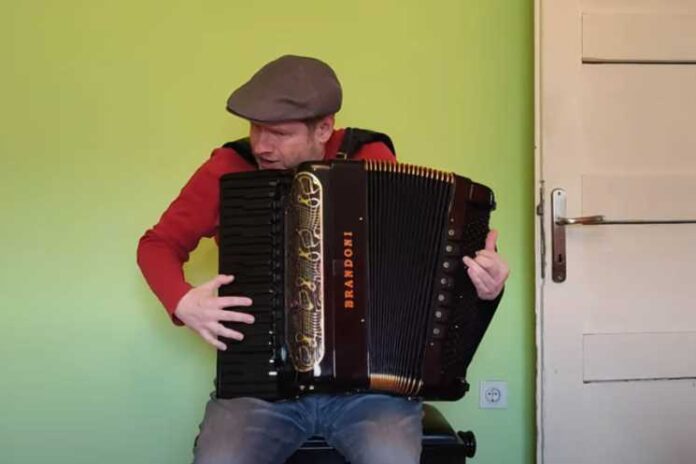 Jure Tori presenetil