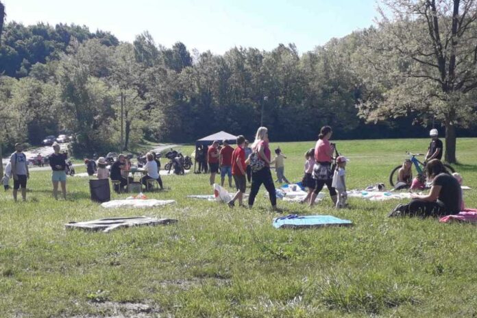 Na Kipah povezane generacije