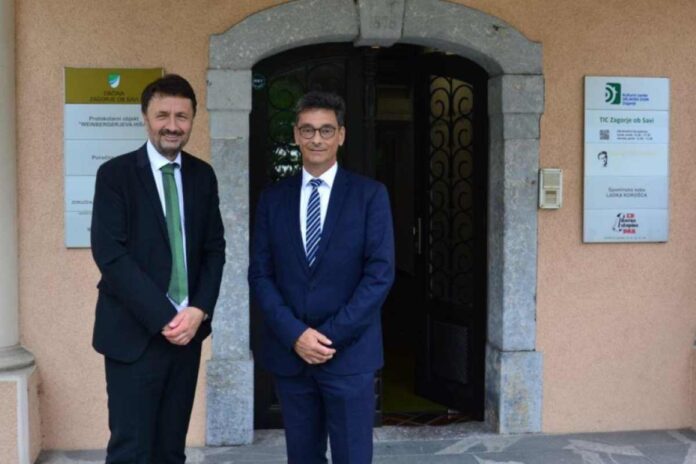 Varuh svetoval Zasavcem