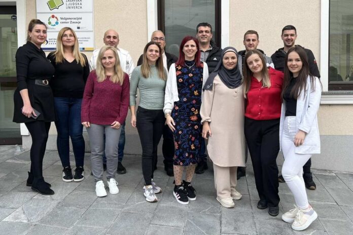 Tujci se učijo slovensko