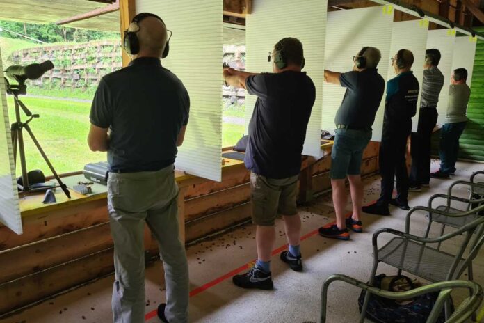 V Hrastniku so streljali