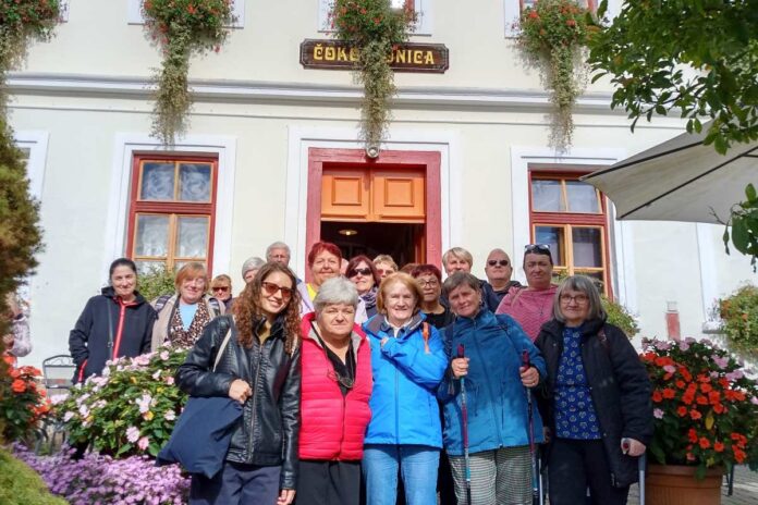 Oktober v društvu Ozara