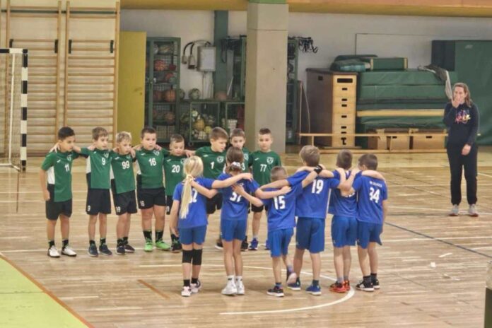 Mladi rokometaši na Dolu