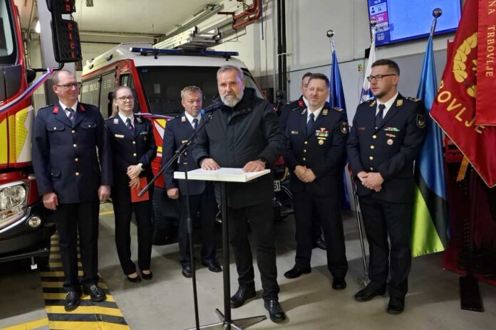 Predaja novih gasilskih vozil