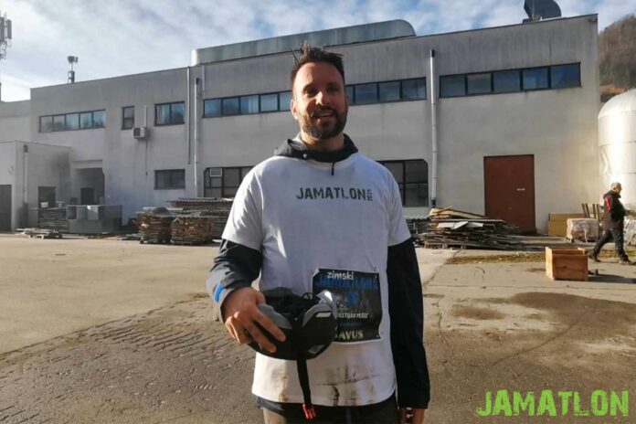 Pešec peš v jamo