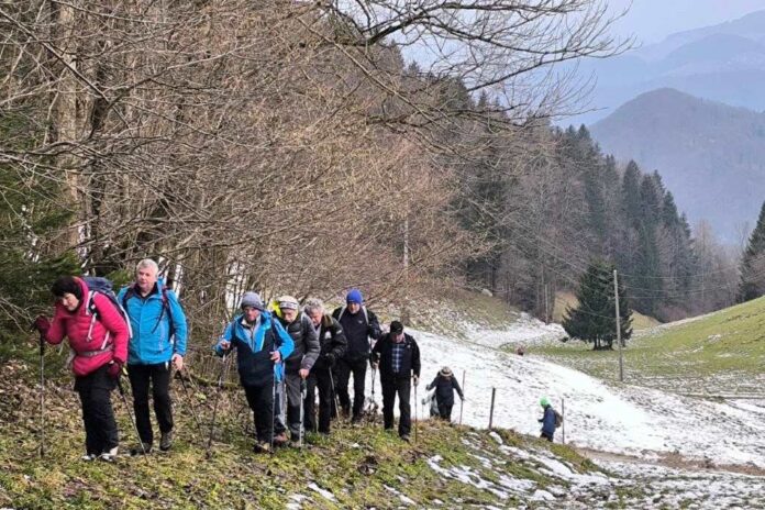 Spodaj sonce, na Kumu megla