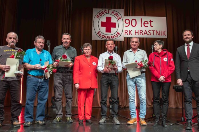 90 let hrastniškega Rdečega križa