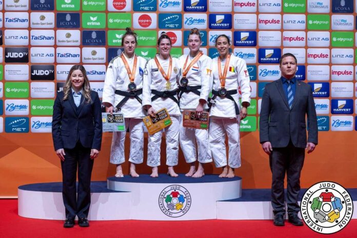 Nika Tomc druga na tekmi v Avstriji