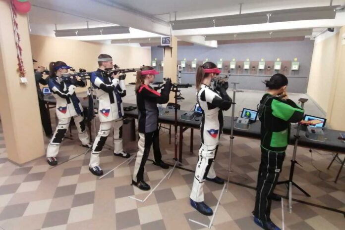 Nika suvereno zmagala